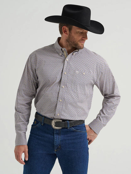 WRANGLER® GEORGE STRAIT™ LONG SLEEVE BUTTON DOWN ONE POCKET SHIRT